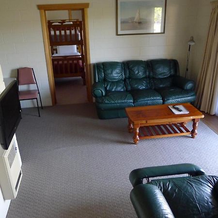 Willaway Motel Apartments Ulverstone Exteriör bild
