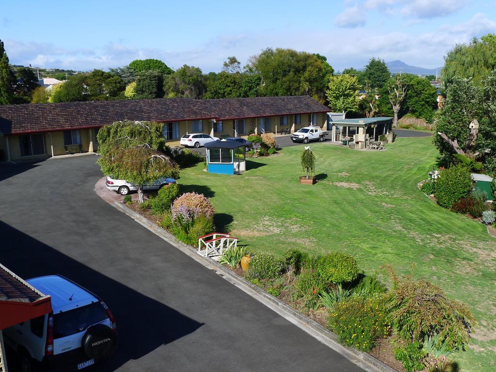 Willaway Motel Apartments Ulverstone Exteriör bild