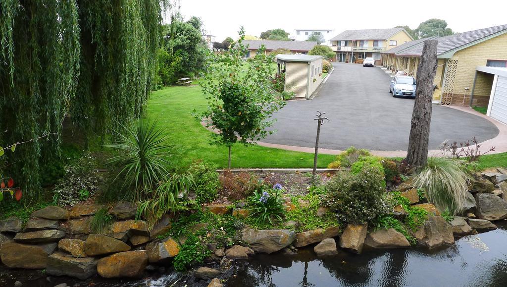 Willaway Motel Apartments Ulverstone Exteriör bild