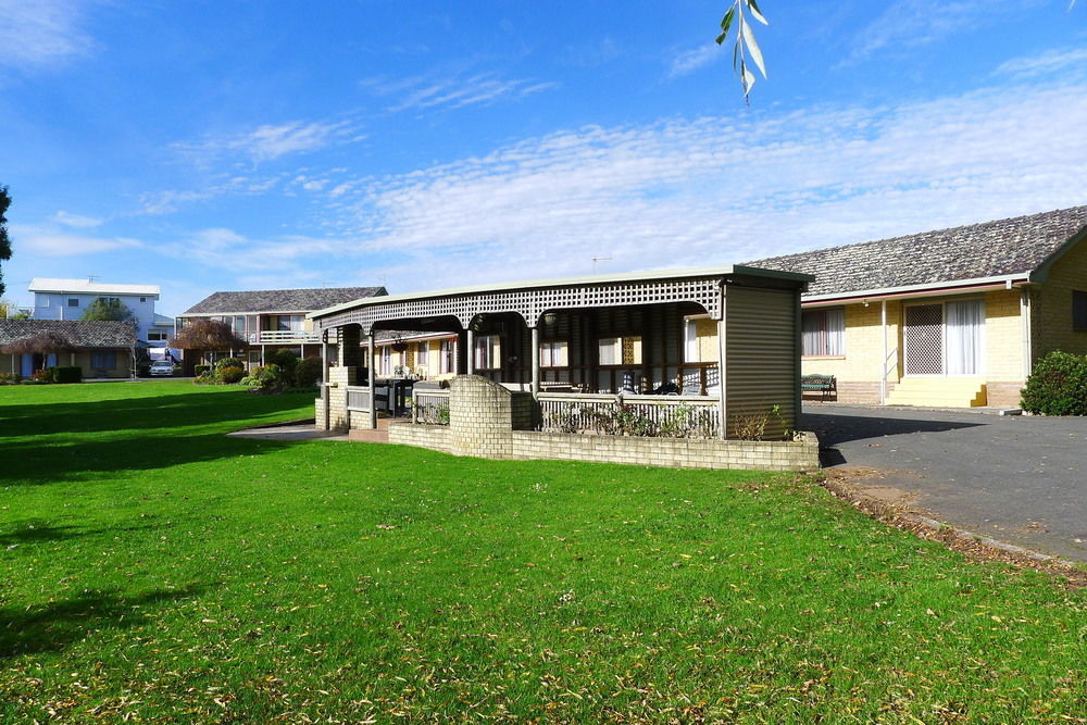Willaway Motel Apartments Ulverstone Exteriör bild