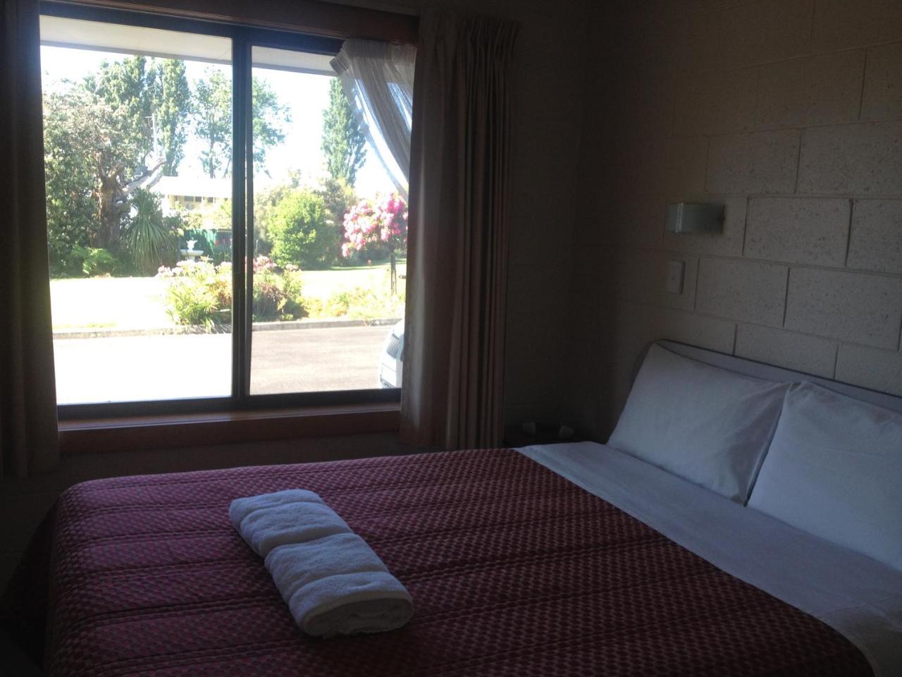 Willaway Motel Apartments Ulverstone Exteriör bild
