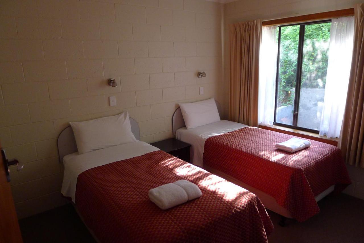 Willaway Motel Apartments Ulverstone Exteriör bild