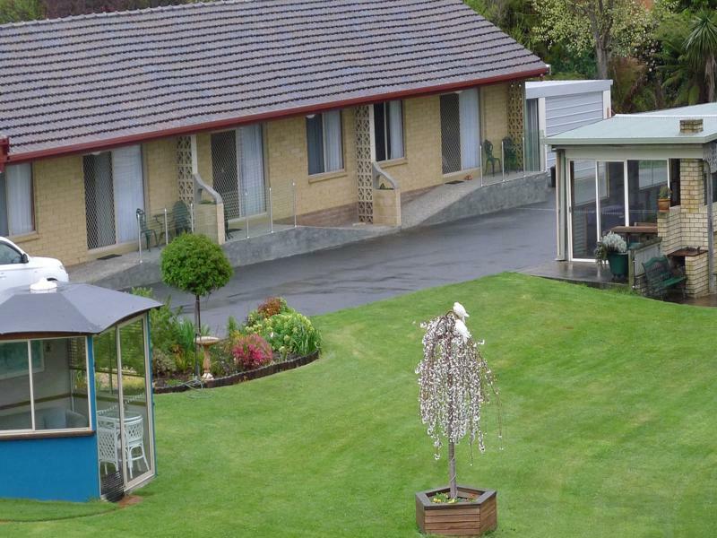 Willaway Motel Apartments Ulverstone Exteriör bild